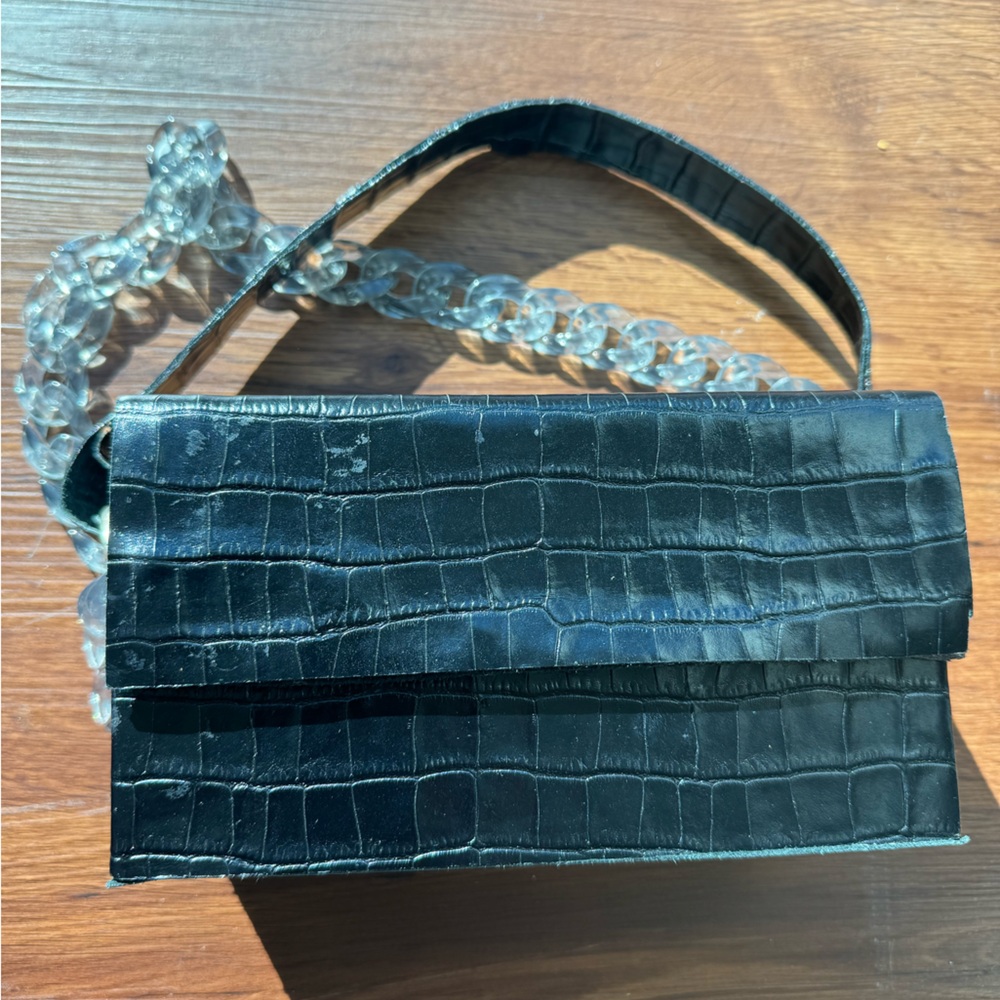 Black Croc-Embossed Women's Bag with Chain Strap
